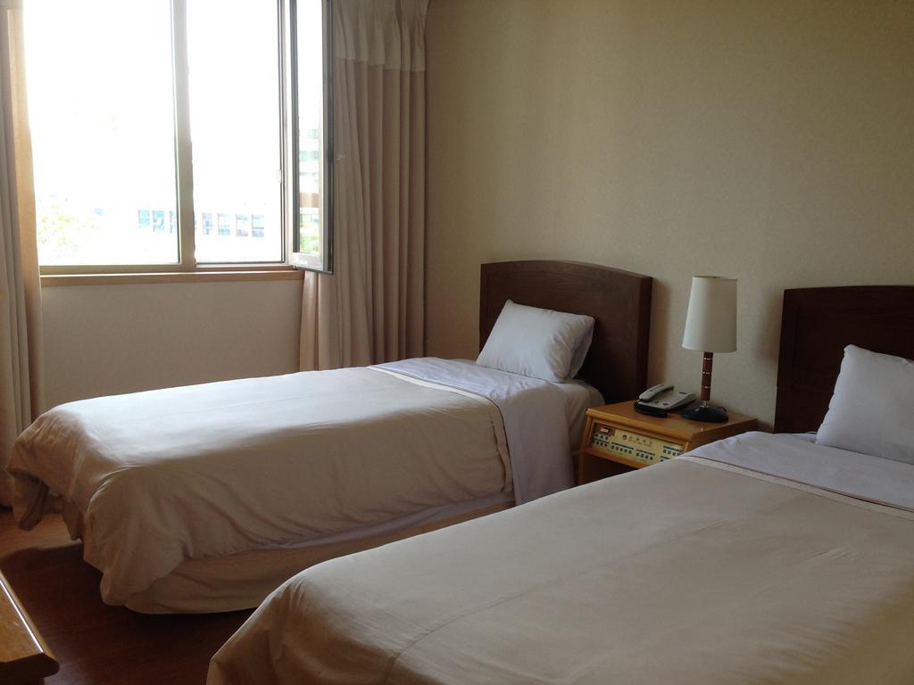 Daedong Hotel Jeju Room photo
